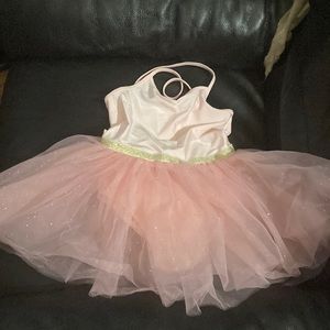 Girls, pink, and gold tutu 6-8 years looks brand new, no stains or damage